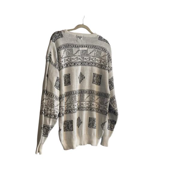 Vintage White Gray Pullover Abstract Grecian Pattern Acrylic Sweater Size Medium - Picture 15 of 16